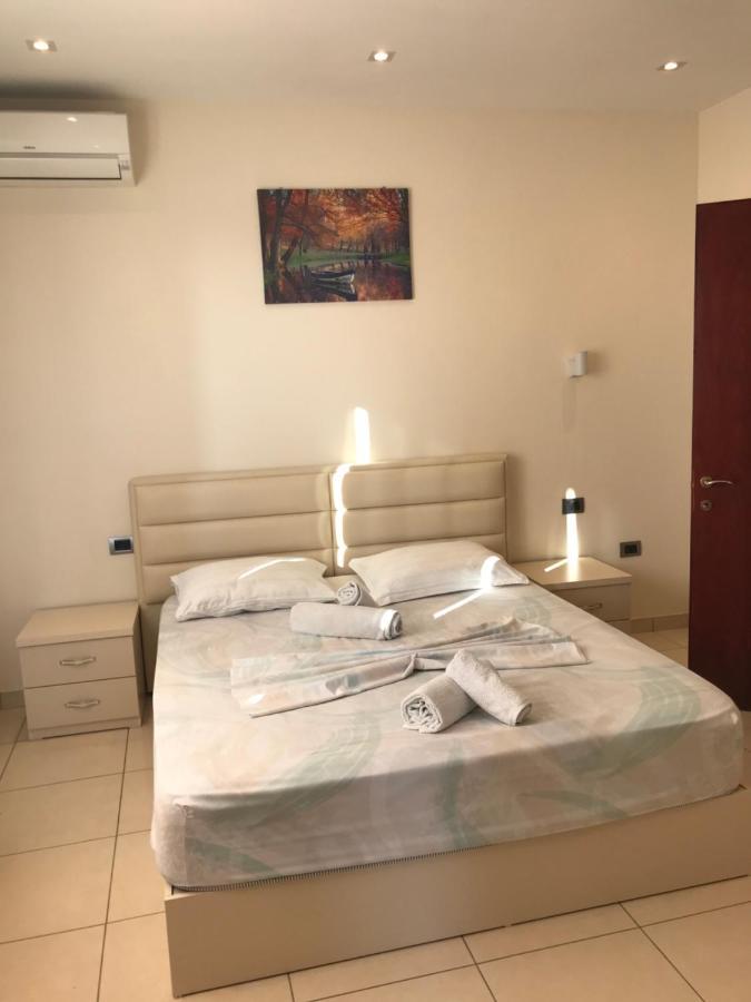 Hotel Sarda Deja's Ford ภายนอก รูปภาพ