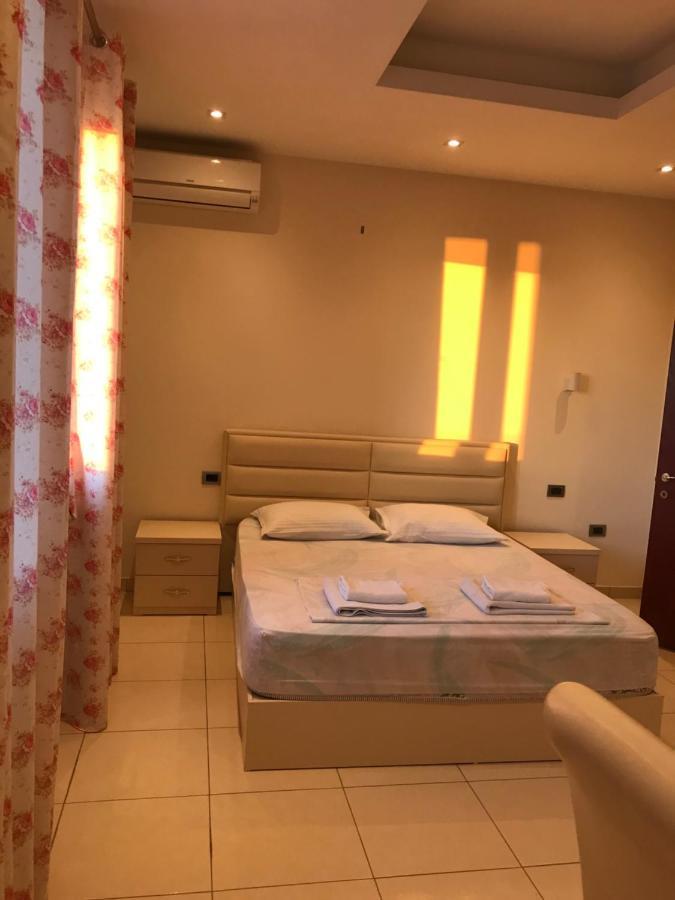 Hotel Sarda Deja's Ford ภายนอก รูปภาพ